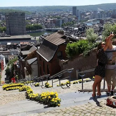 Chaleureux Bel Espace - Confort Et Harmonie